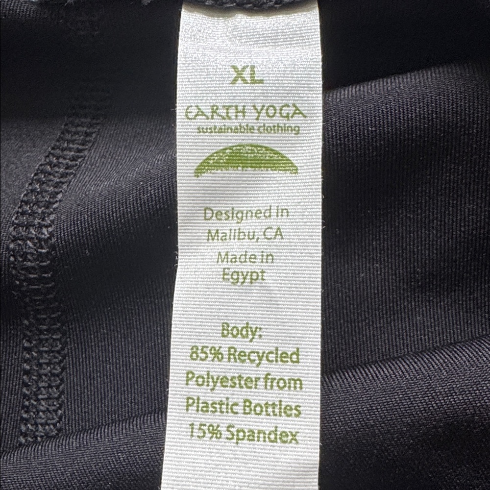 NWT Earth Yoga | Crossover Waist Cropped Length Pocketed Leggings in Black | XL - Picture 6 of 7